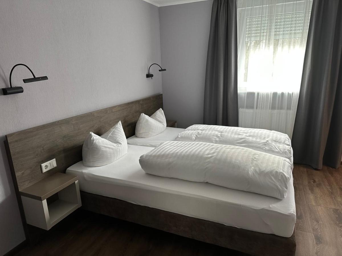 מארל Hotel Restaurant Mirena מראה חיצוני תמונה